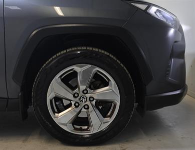 2020 Toyota RAV4 - Thumbnail
