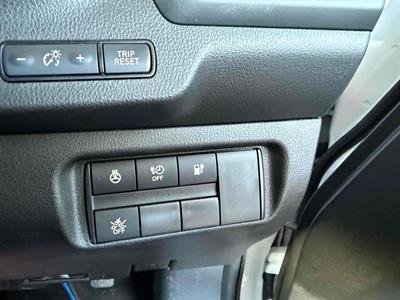 2024 Nissan Leaf - Thumbnail