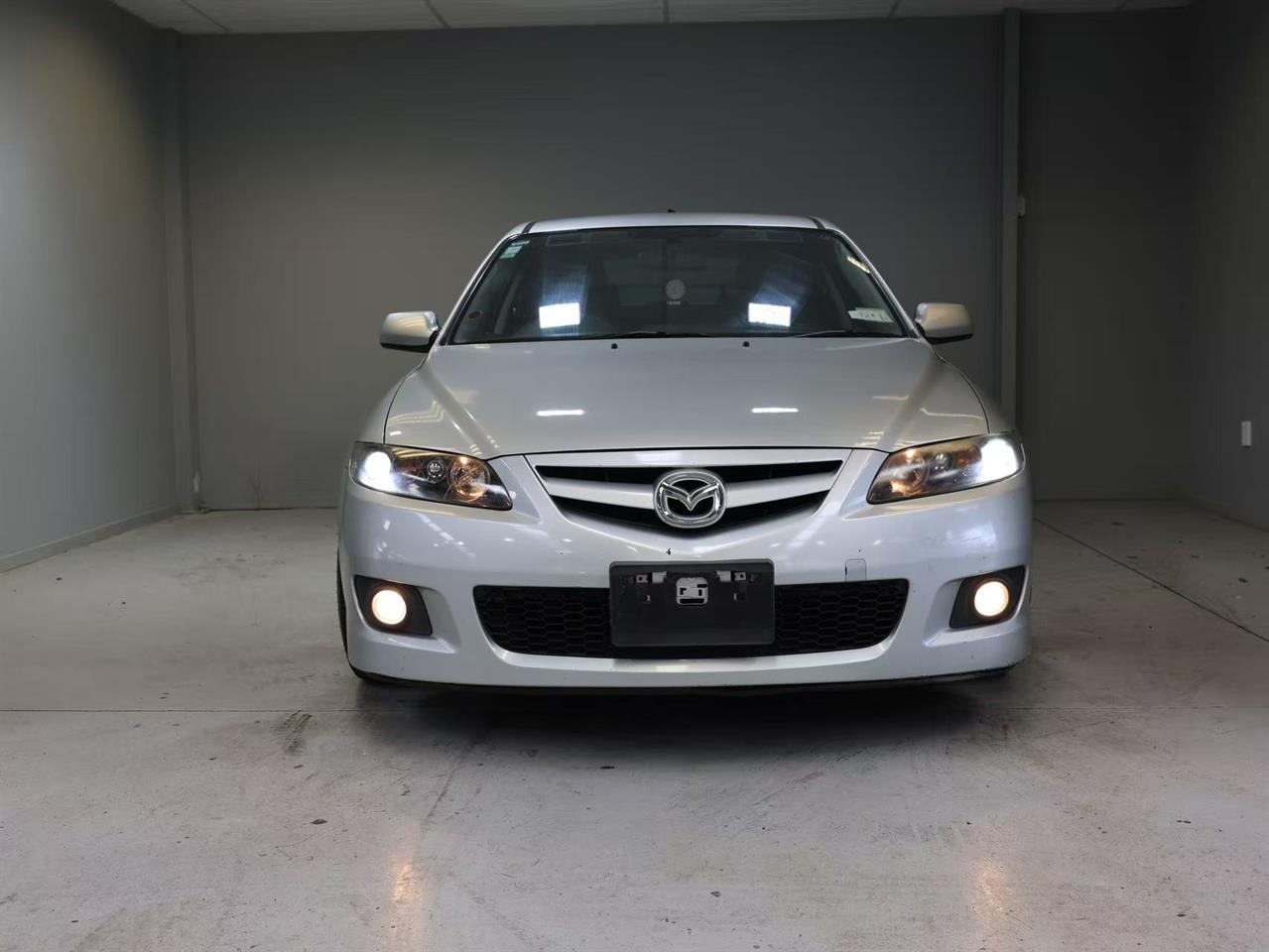 2005 Mazda Atenza