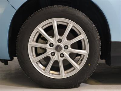 2016 Nissan Leaf - Thumbnail