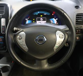 2016 Nissan Leaf - Thumbnail