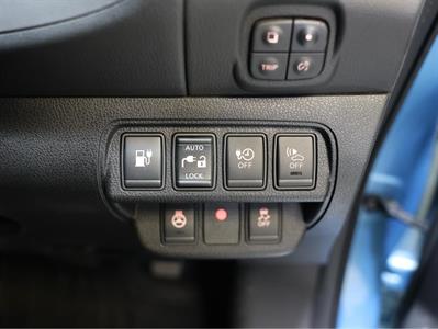 2016 Nissan Leaf - Thumbnail