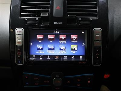 2016 Nissan Leaf - Thumbnail