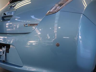 2016 Nissan Leaf - Thumbnail