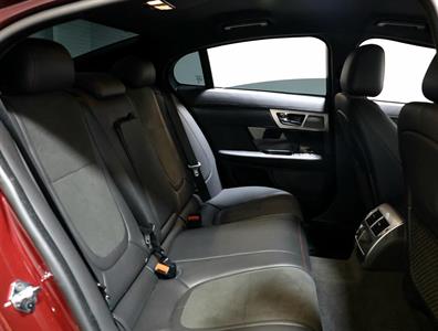 2015 Jaguar XF - Thumbnail