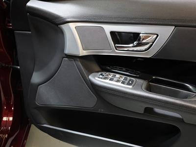 2015 Jaguar XF - Thumbnail