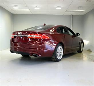 2015 Jaguar XF - Thumbnail