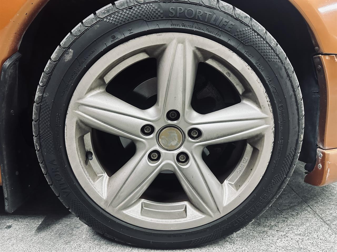 2000 Holden Commodore