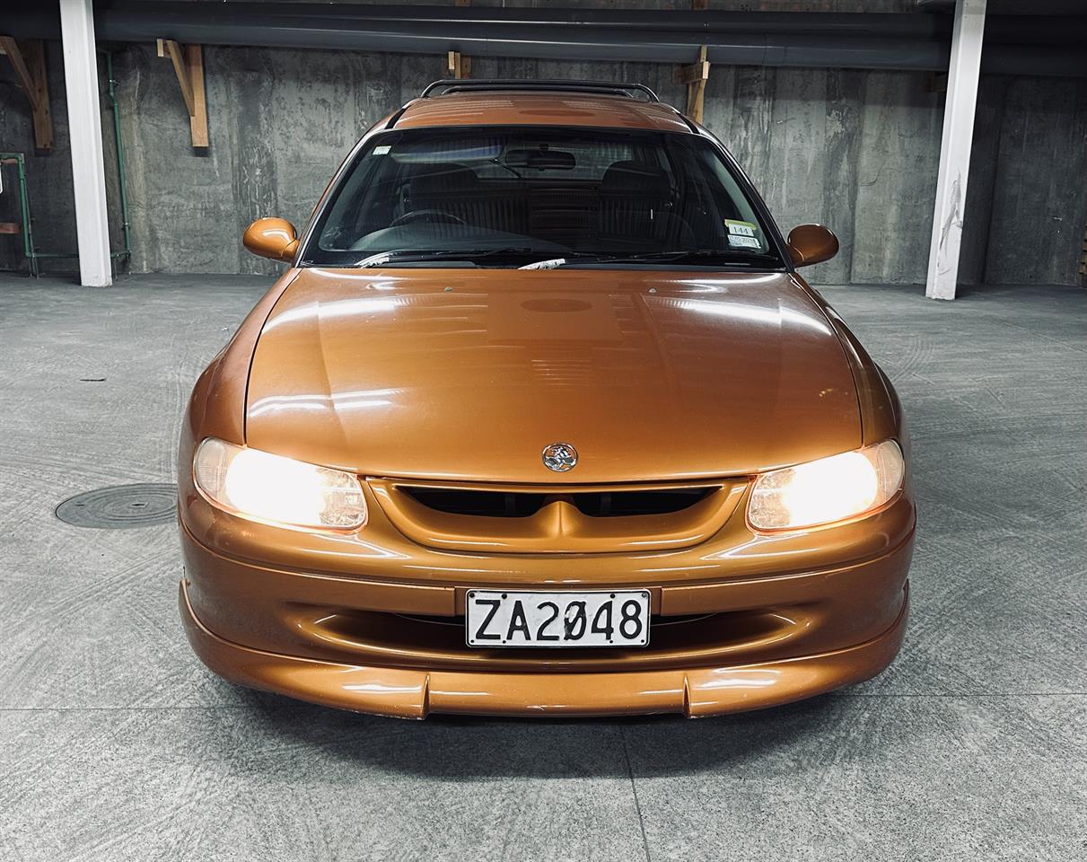 2000 Holden Commodore