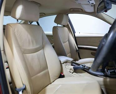 2010 BMW 320i - Thumbnail