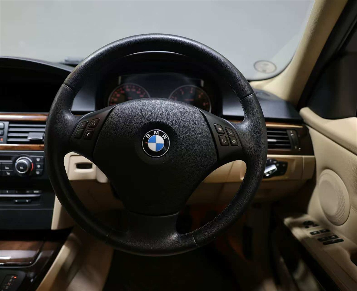 2010 BMW 320i