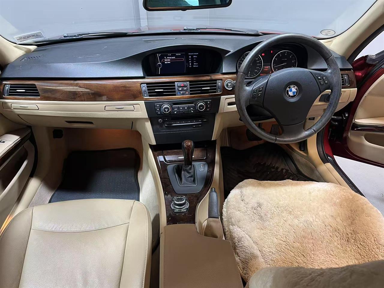 2010 BMW 320i