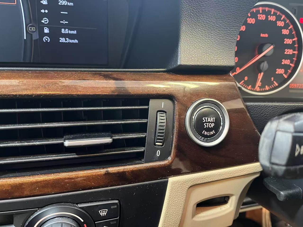 2010 BMW 320i