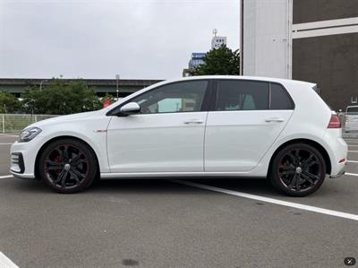 2018 Volkswagen Golf - Thumbnail