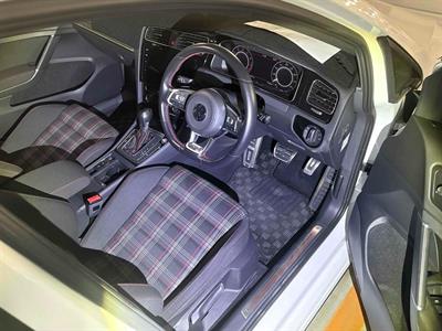 2018 Volkswagen Golf - Thumbnail