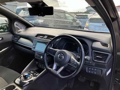 2017 Nissan Leaf - Thumbnail