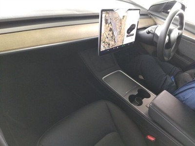 2021 Tesla Model 3 - Thumbnail