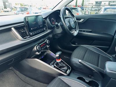 2020 Kia Rio - Thumbnail