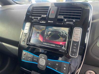 2016 Nissan Leaf - Thumbnail