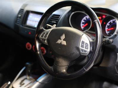 2008 Mitsubishi Outlander - Thumbnail