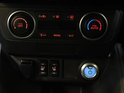 2020 Nissan Leaf - Thumbnail