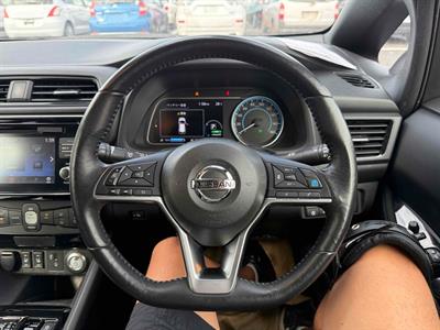 2018 Nissan Leaf - Thumbnail
