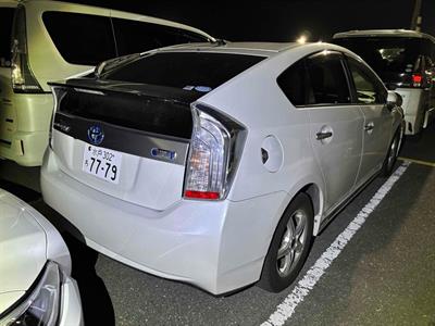 2015 Toyota Prius Phv - Thumbnail