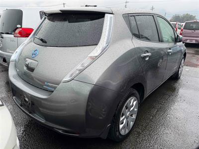 2015 Nissan Leaf - Thumbnail