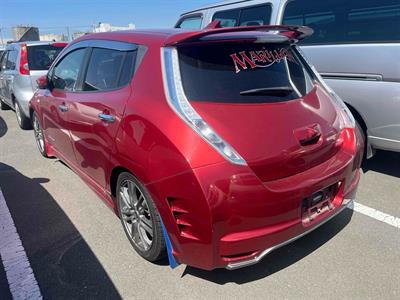 2017 Nissan Leaf - Thumbnail