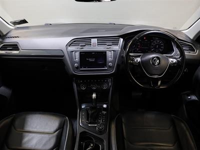 2017 Volkswagen Tiguan - Thumbnail