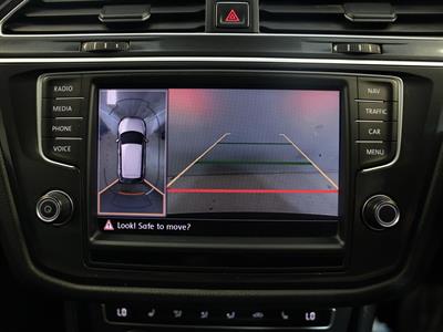 2017 Volkswagen Tiguan - Thumbnail