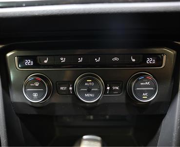 2017 Volkswagen Tiguan - Thumbnail