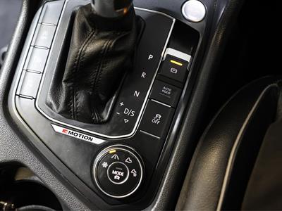 2017 Volkswagen Tiguan - Thumbnail