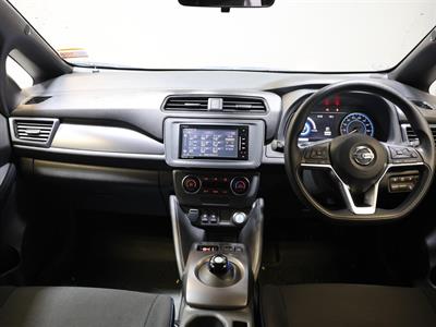 2018 Nissan Leaf - Thumbnail