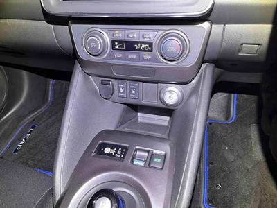 2018 Nissan Leaf - Thumbnail