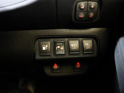 2017 Nissan Leaf - Thumbnail