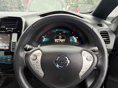 2017 Nissan Leaf - Thumbnail