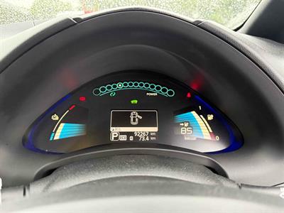 2017 Nissan Leaf - Thumbnail