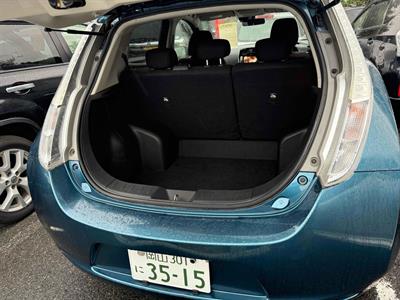 2017 Nissan Leaf - Thumbnail