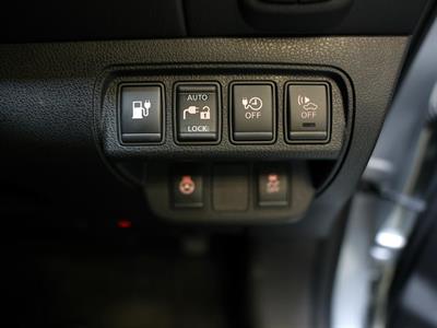 2016 Nissan Leaf - Thumbnail