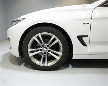 2013 BMW 320i - Thumbnail