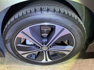 2018 Nissan Leaf - Thumbnail