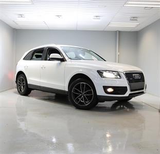 2010 Audi Q5 - Thumbnail