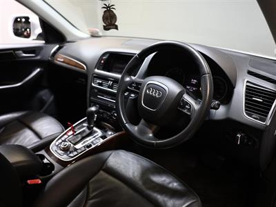 2010 Audi Q5 - Thumbnail