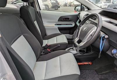 2012 Toyota Aqua - Thumbnail
