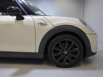 2018 Mini Cooper - Thumbnail