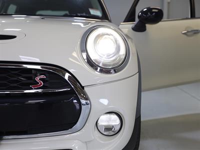 2018 Mini Cooper - Thumbnail