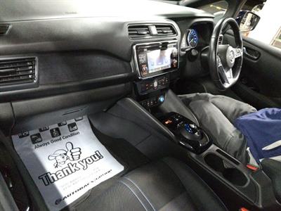 2018 Nissan Leaf - Thumbnail