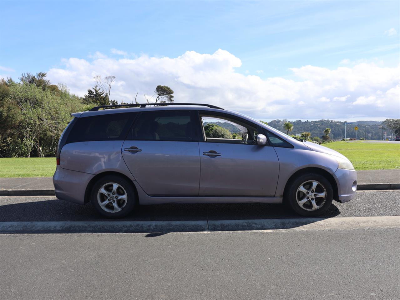 2005 Mitsubishi Grandis