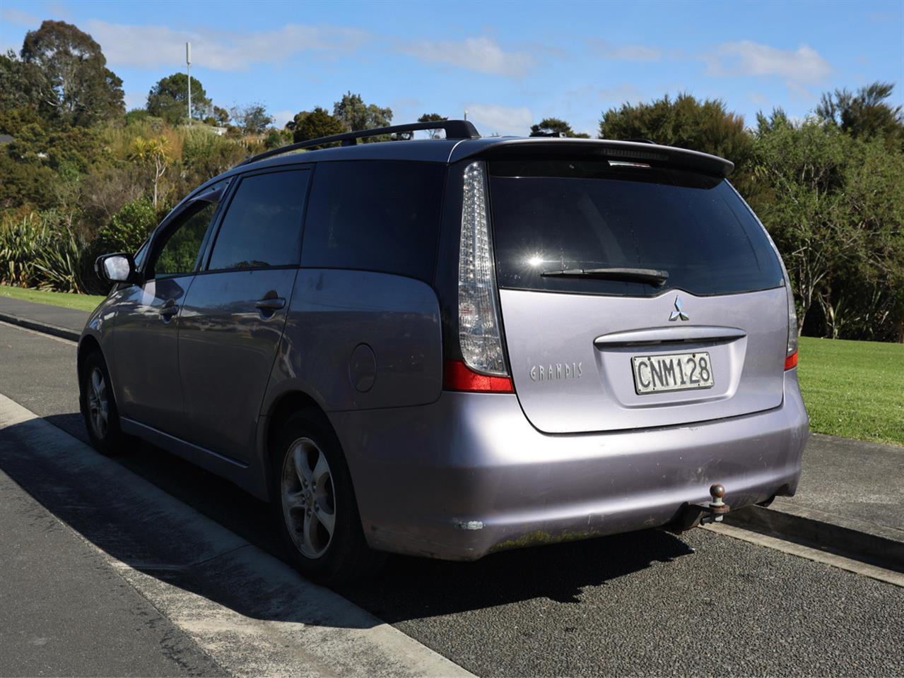 2005 Mitsubishi Grandis